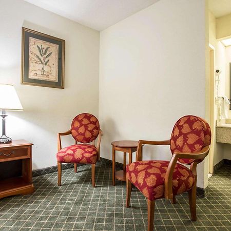 Clarion Inn & Suites Aiken South Екстер'єр фото