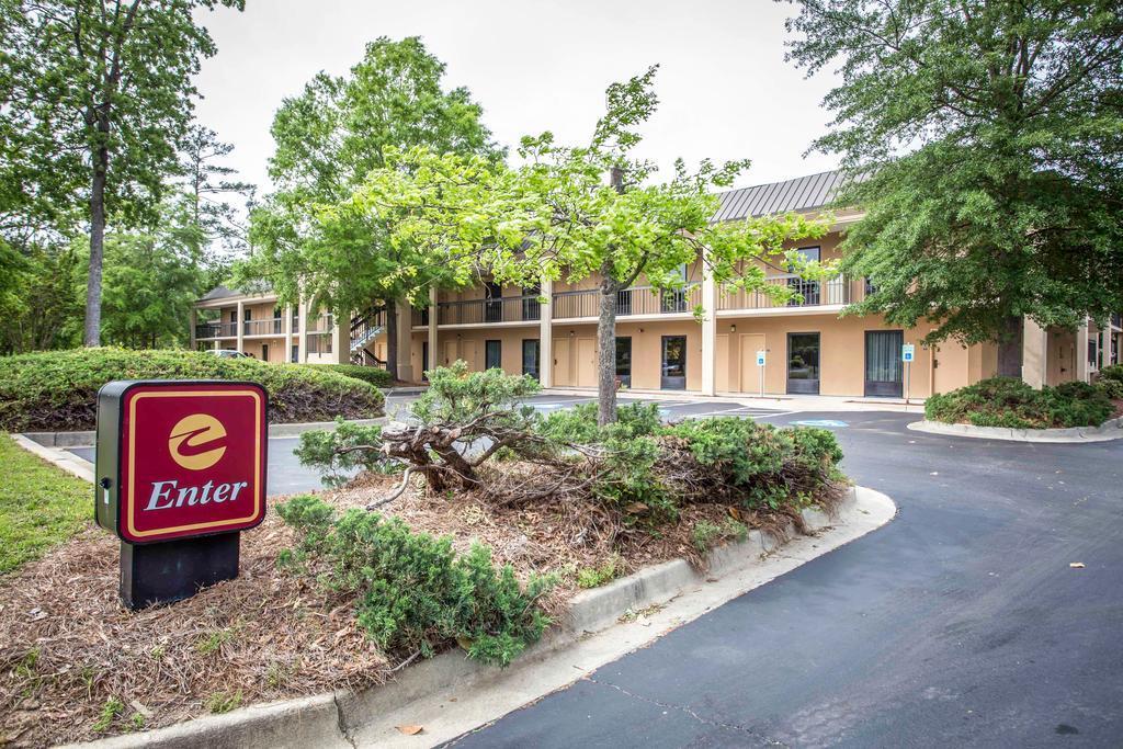 Clarion Inn & Suites Aiken South Екстер'єр фото