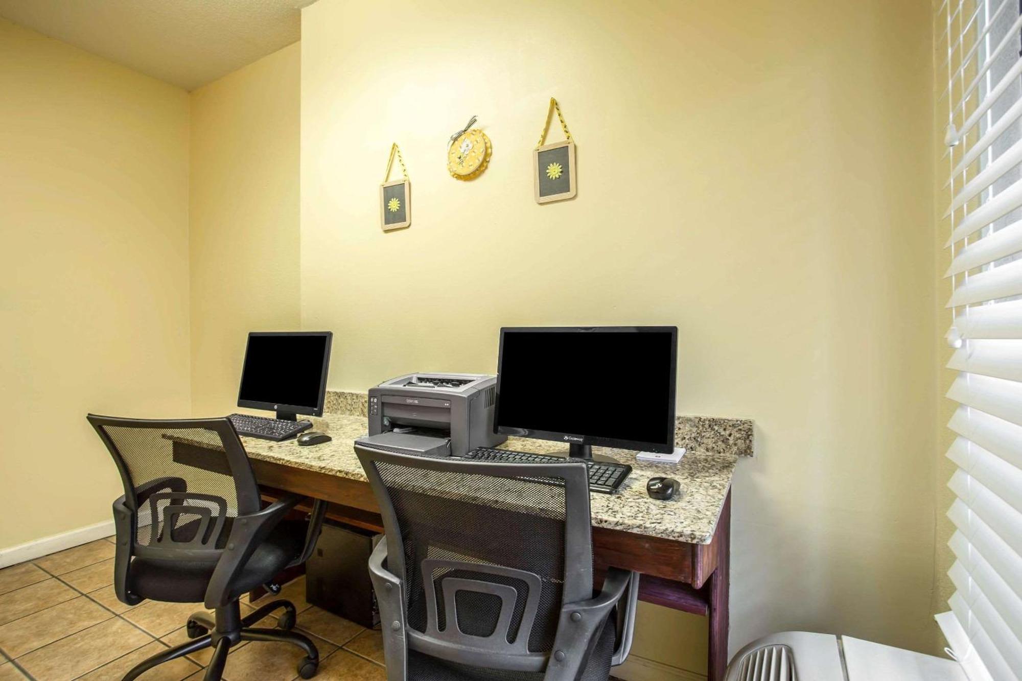 Clarion Inn & Suites Aiken South Екстер'єр фото