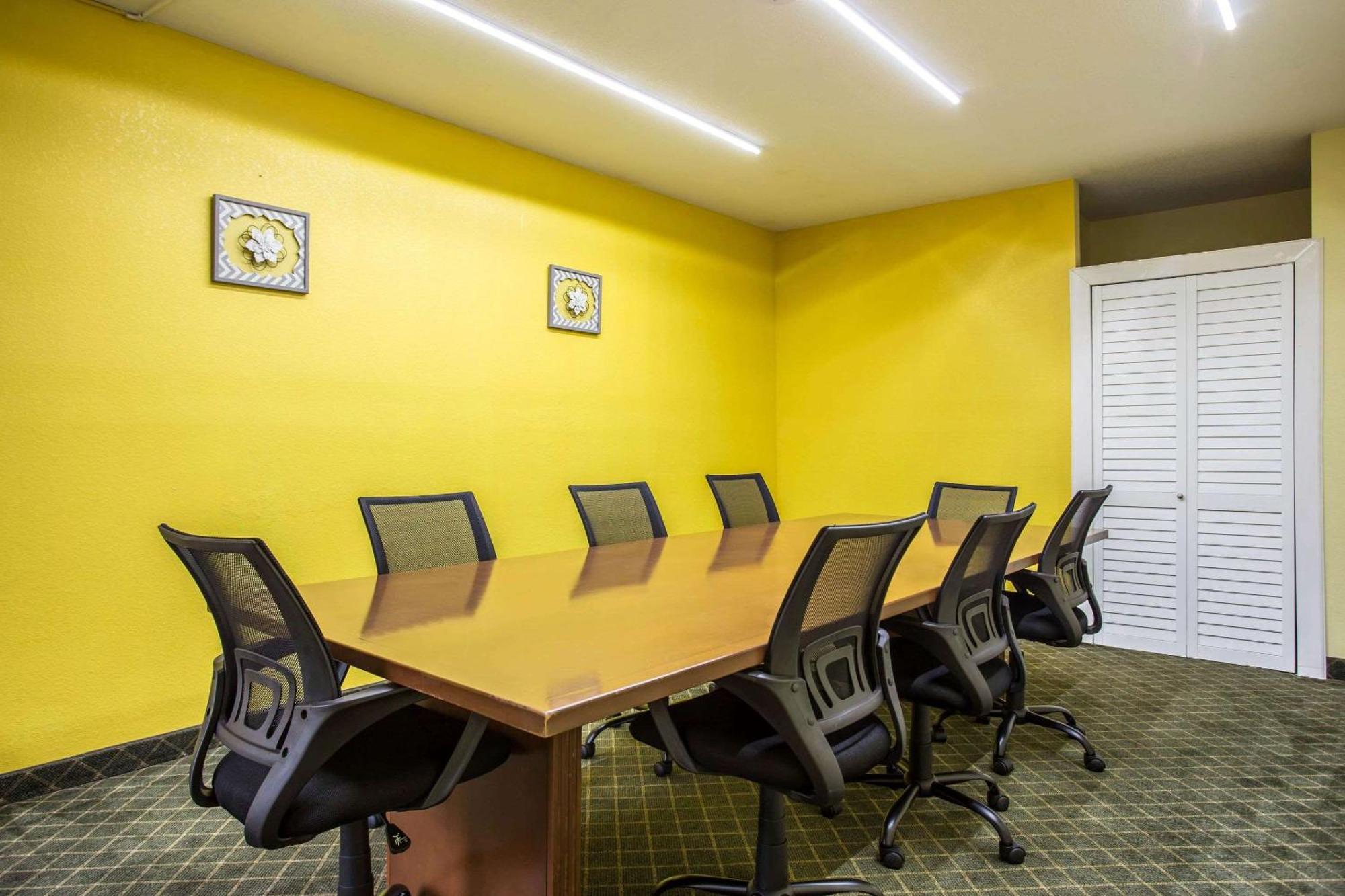 Clarion Inn & Suites Aiken South Екстер'єр фото