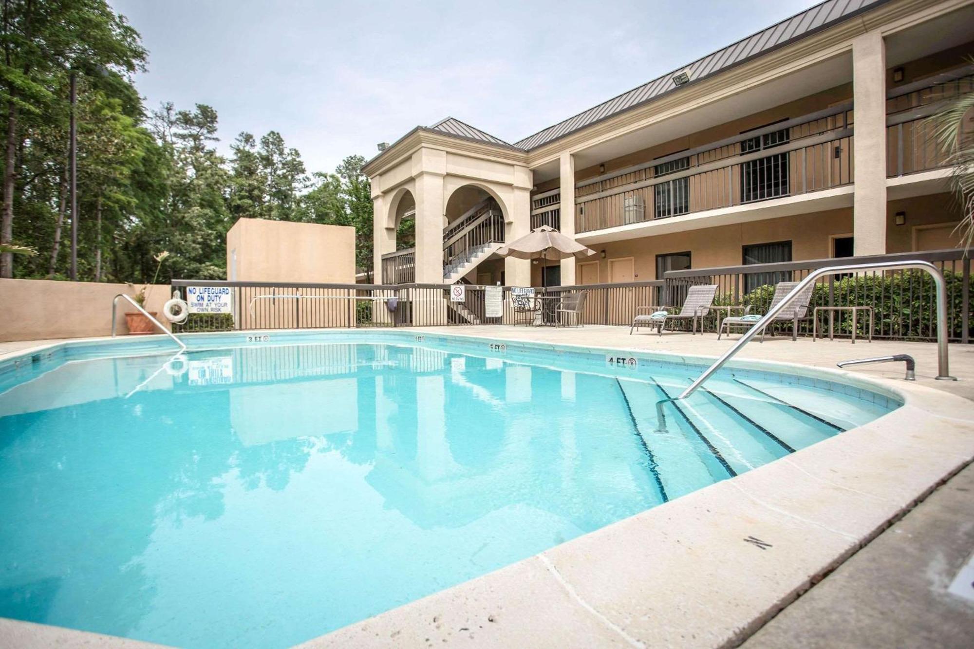 Clarion Inn & Suites Aiken South Екстер'єр фото