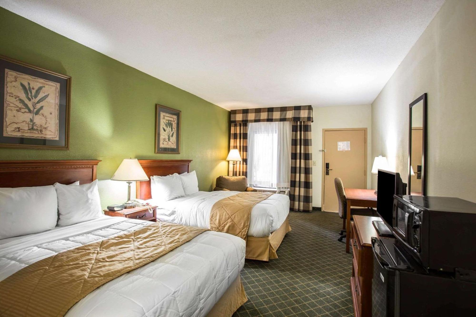 Clarion Inn & Suites Aiken South Екстер'єр фото