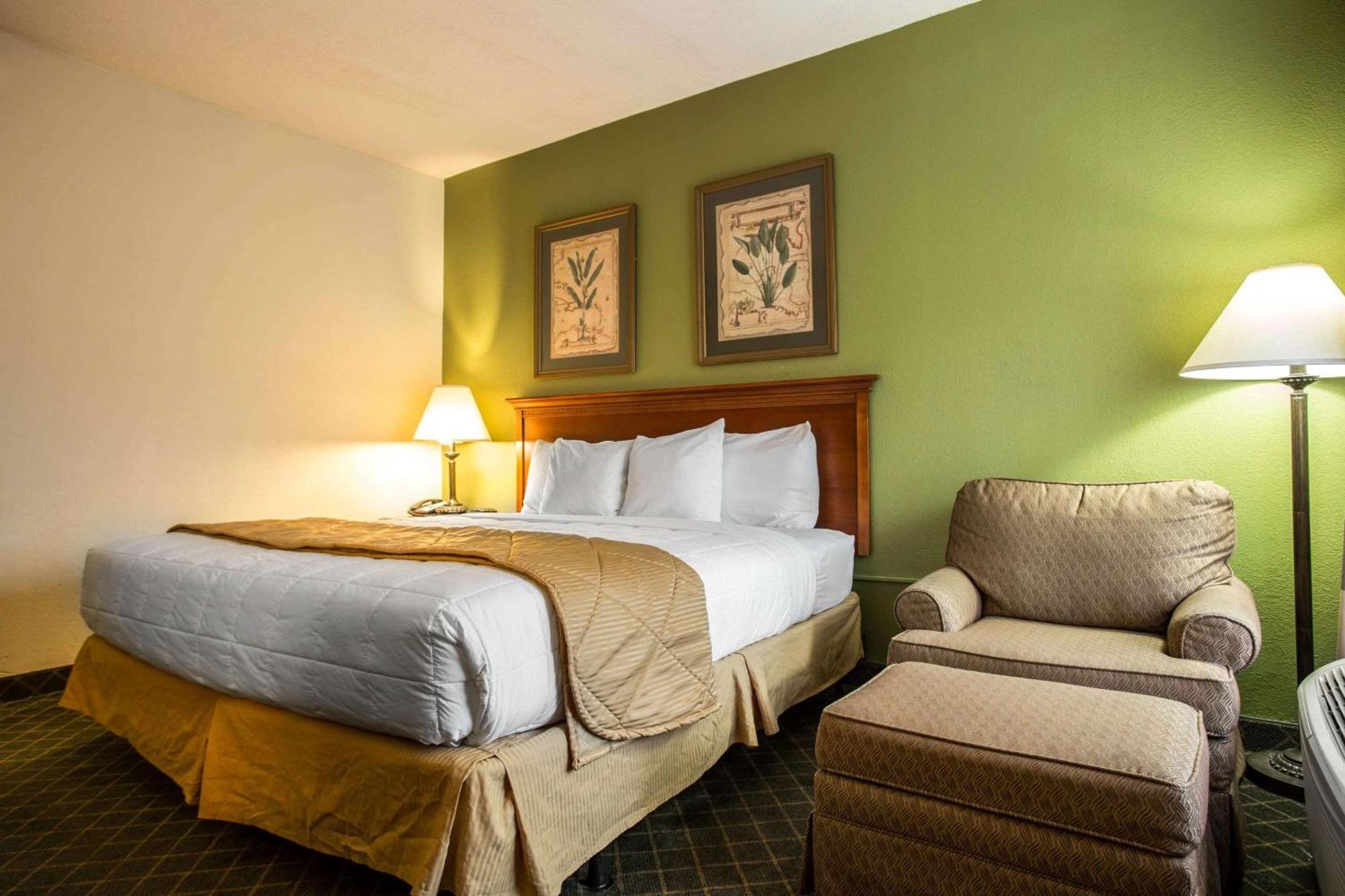 Clarion Inn & Suites Aiken South Екстер'єр фото