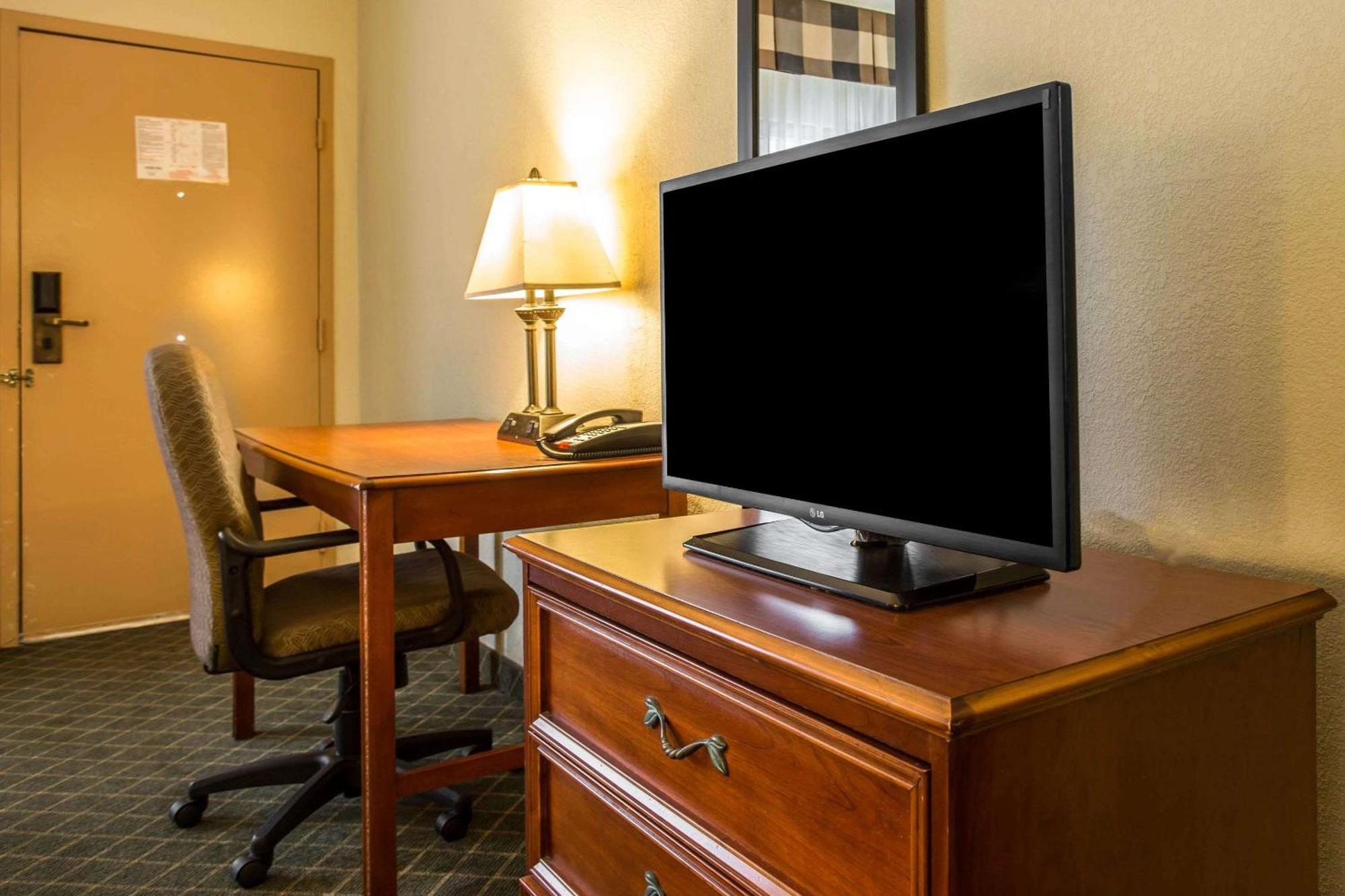 Clarion Inn & Suites Aiken South Екстер'єр фото