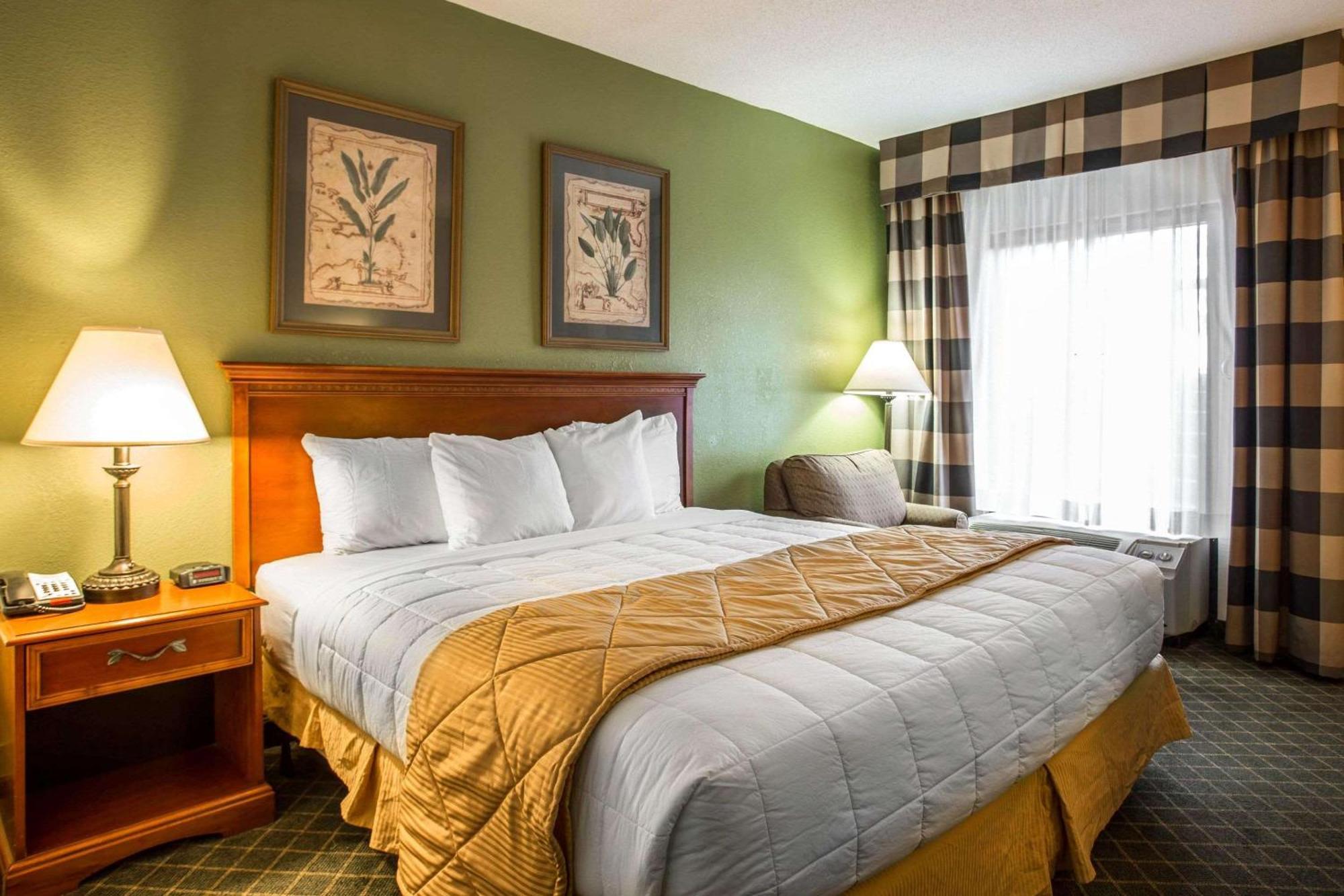 Clarion Inn & Suites Aiken South Екстер'єр фото