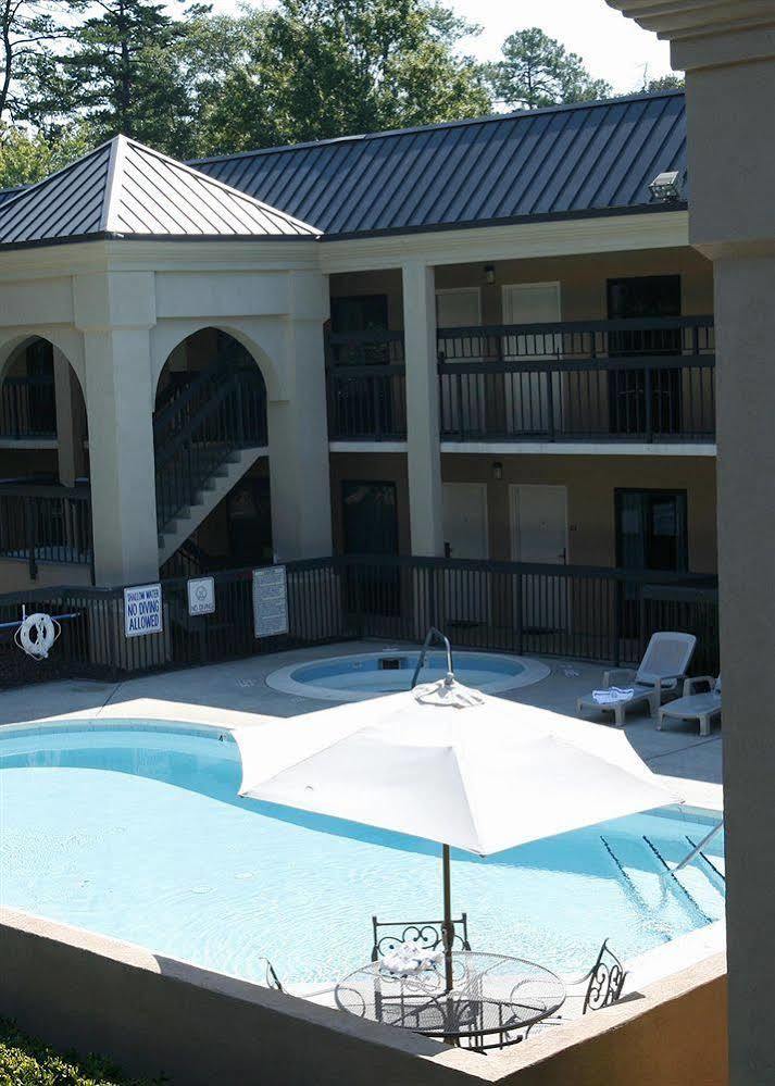 Clarion Inn & Suites Aiken South Зручності фото